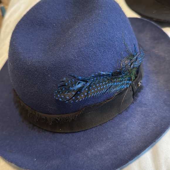 Cashmere hat - Picture 2 of 4